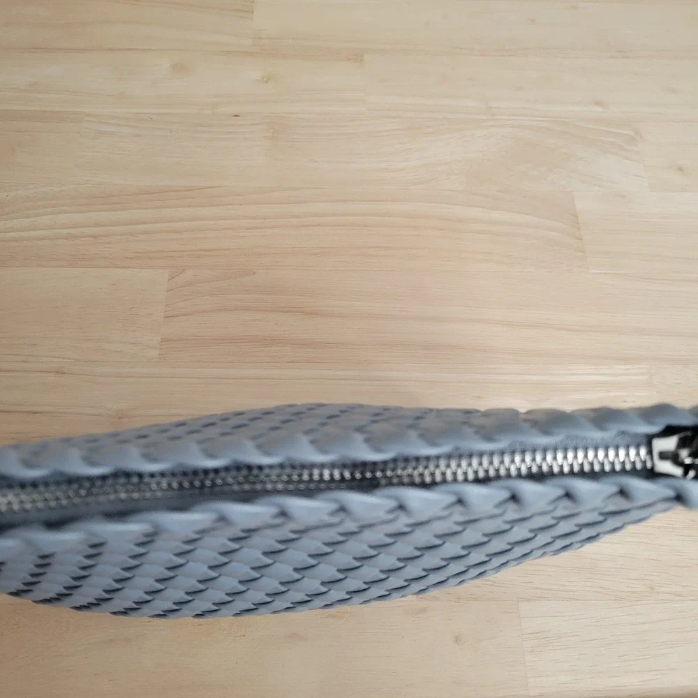 Rachel Zoe Gray Woven Textured Faux Leather Wristlet Clutch Bag‎